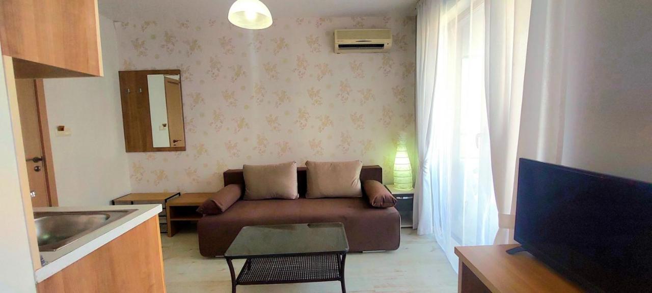 Menada Rainbow Apartments Pantai Sunny Luaran gambar