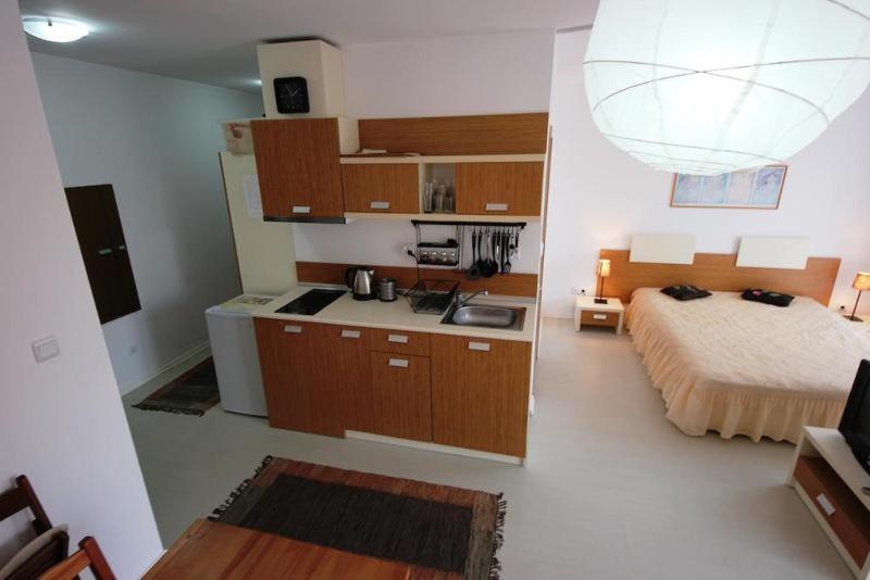 Menada Rainbow Apartments Pantai Sunny Bilik gambar