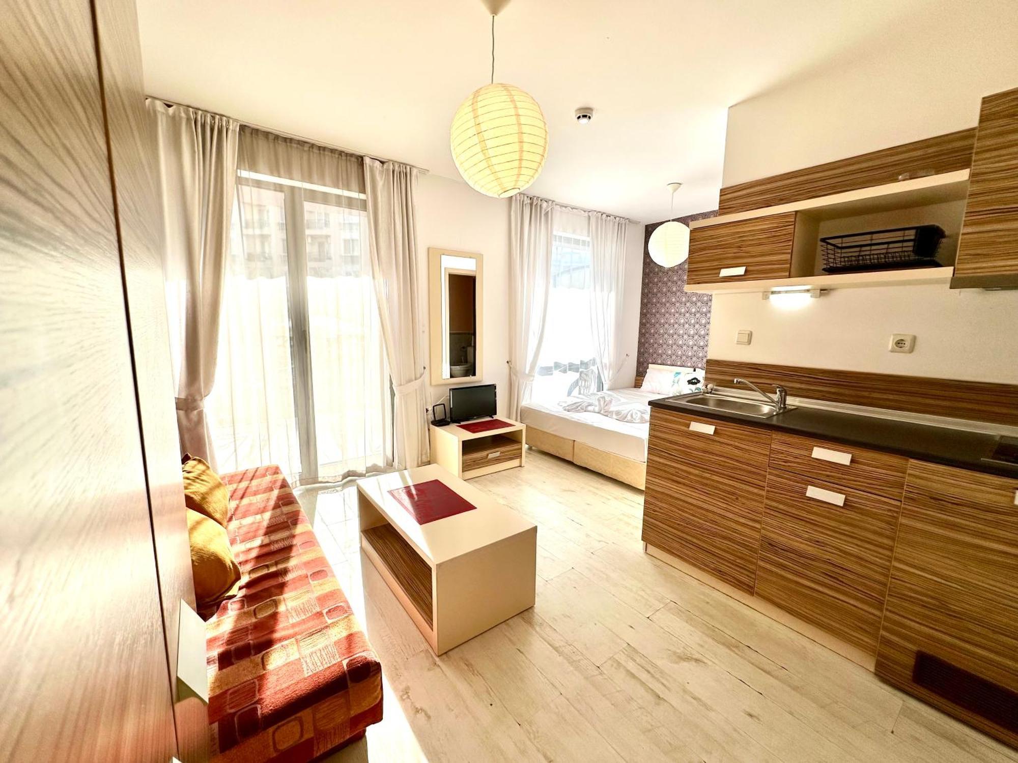 Menada Rainbow Apartments Pantai Sunny Bilik gambar